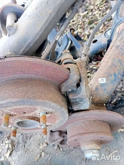 Задняя балка всборе с тормозами BYD F3