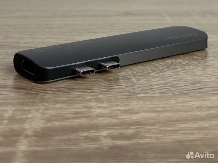 Адаптер Satechi Aluminum Pro Hub для Macbook
