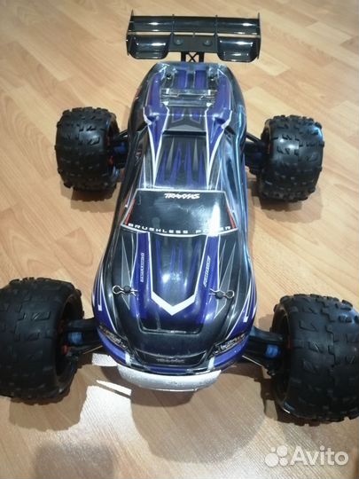 Traxxas e-revo 1/8