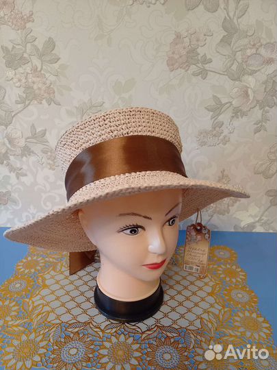 Шляпа женская из рафии