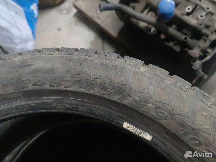 Pirelli Winter Carving Edge 245/45 R19