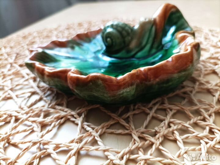 Пепельница «Улитка на листе кувшинки» зик Конаково