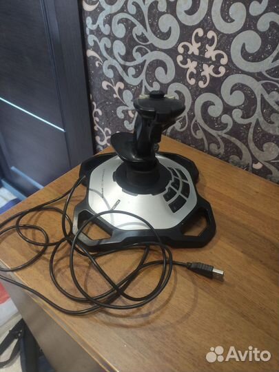 Игровой джойстик