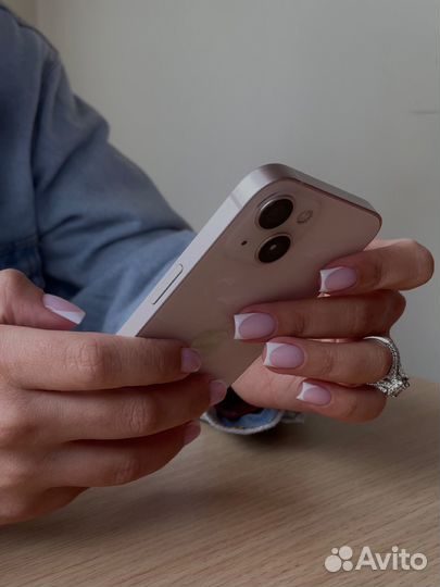 Модель на маникюр френч