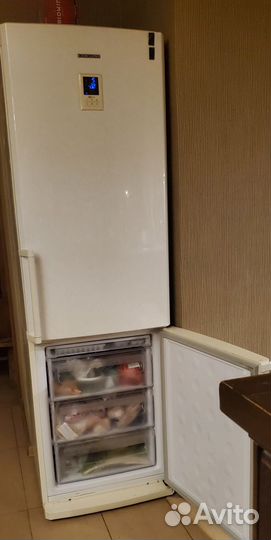 Холодильник Samsung производство Корея