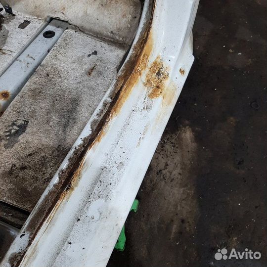 Центральная стойка кузова правая Renault Logan 1