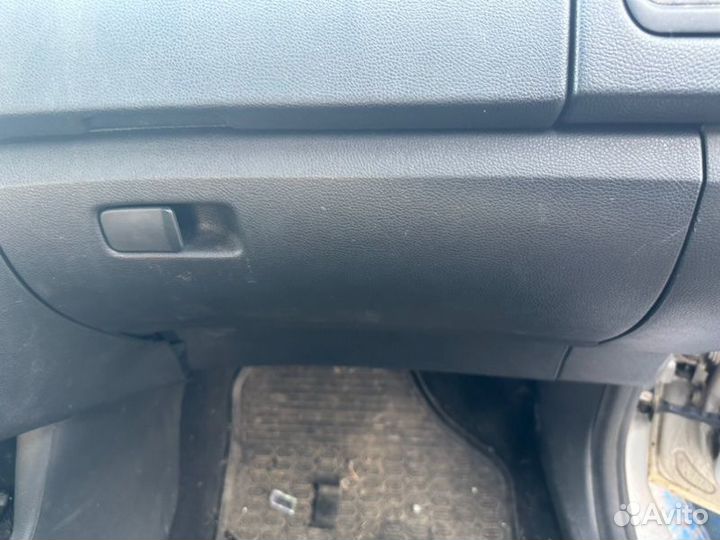 Бардачок Skoda Roomster