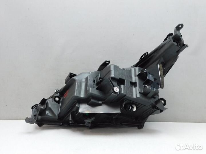 Фара правая Lexus LX570