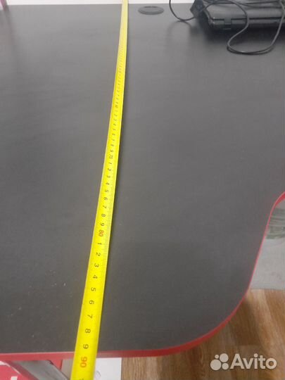 Компьютерное кресло, стол