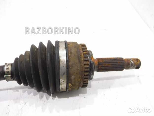 Привод передний правый MR290600