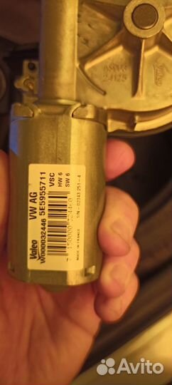 Задний моторчик дворника под омывайку valeo 5e5955