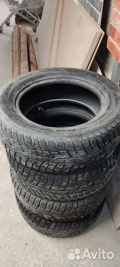 Kumho I'Zen KW22 215/55 R16