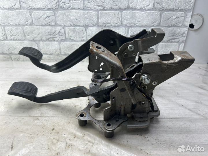 Педальный узел Ford Transit 8