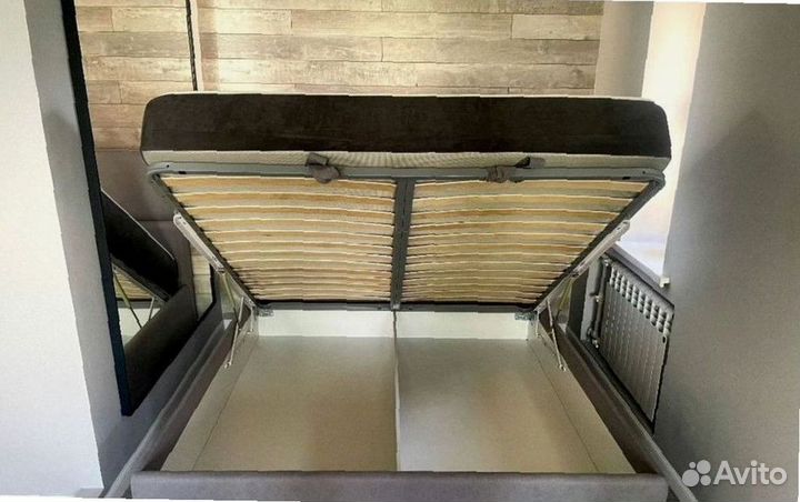 Кровать двуспальная дизайнерская мягкая на заказ