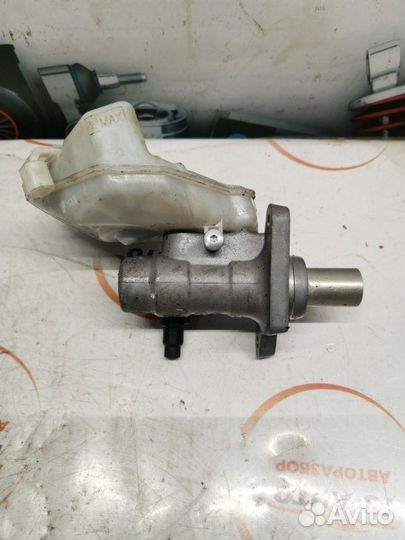 Главный тормозной цилиндр Volvo V60 2.0 дизель