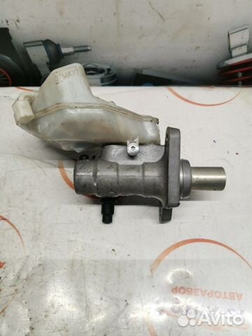 Главный тормозной цилиндр Volvo V60 2.0 дизель