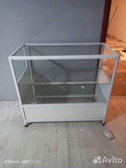 Дверь витрины