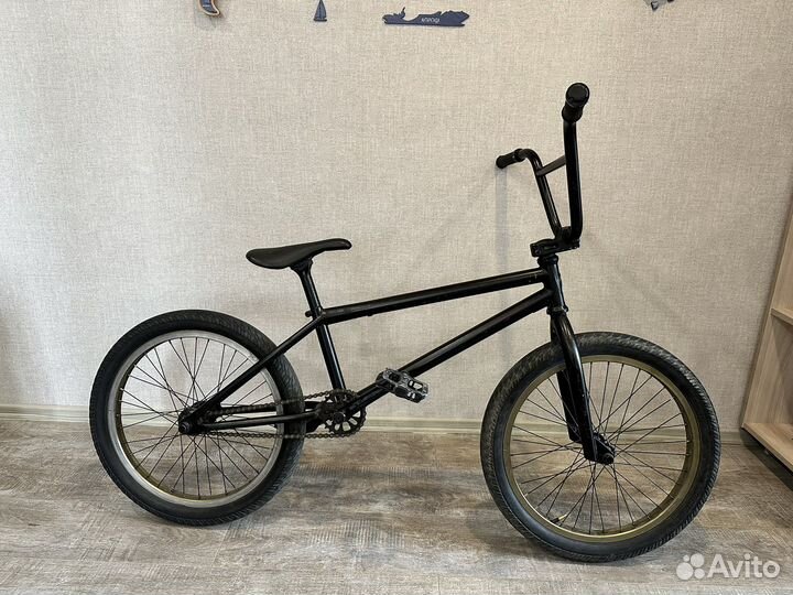 Трюковой велосипед BMX