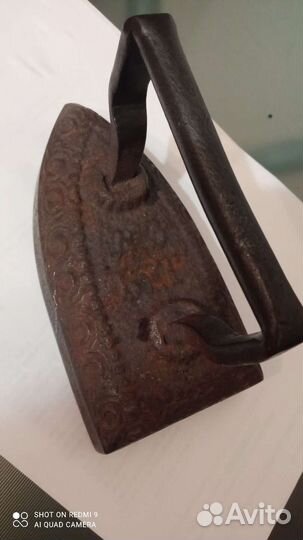 Старинный утюг, чугунный, литой