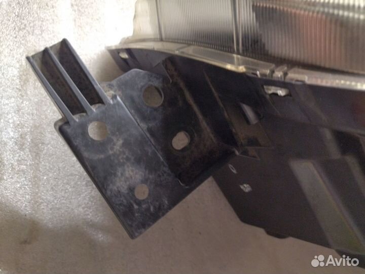 Комплект фар ксенон Toyota Rumion