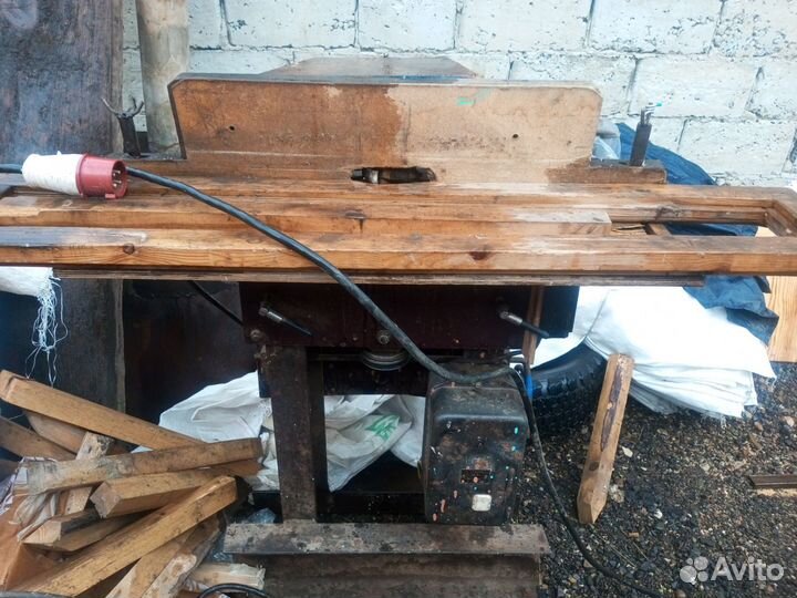 Фрезерный станок по дереву бу 3 шт с разной фрезой