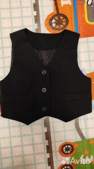 Жилетка и шорты для мальчика 98-104