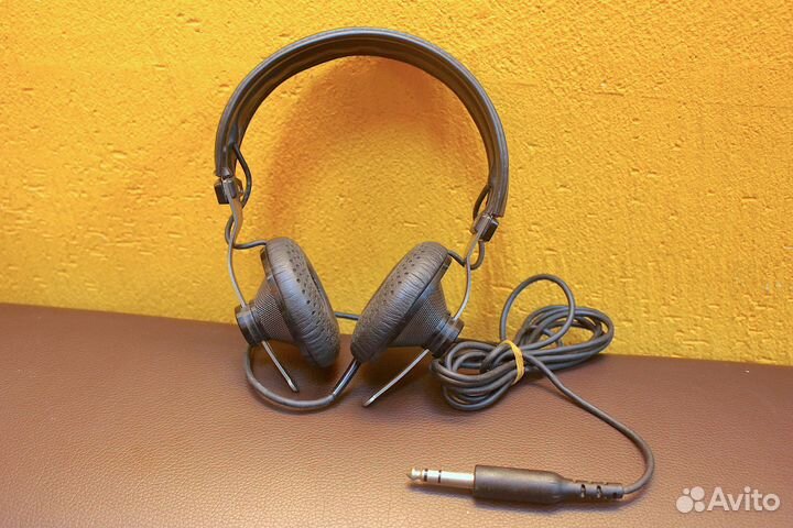 Pioneer SE-L201 Headphones