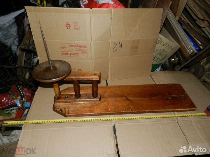 Скально-ручная старинная прялка