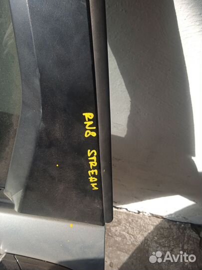 Honda stream дверь