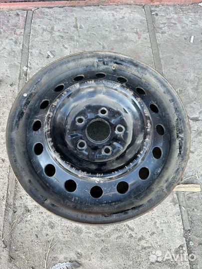 Штампованные оригинальные диски toyota r16