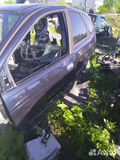 Дверь renault Сценик