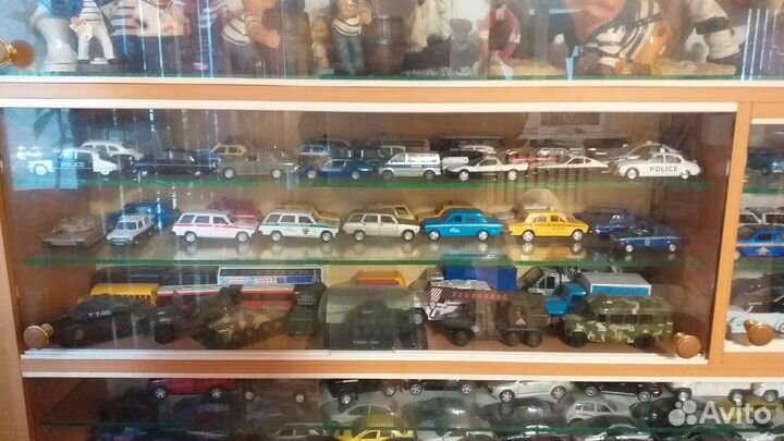 Коллекция моделей автомобилей