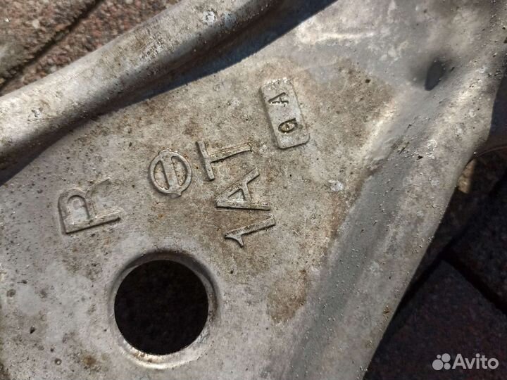 Рычаги Ниссан Elgrand 2010 г в