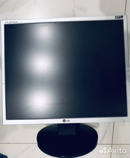 Монитор LG flatron l1953s