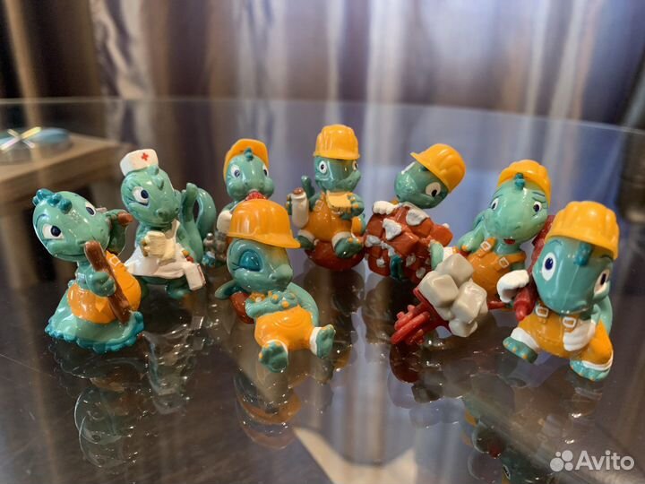 Коллекция из киндер сюрприза1990-1995 игрушки