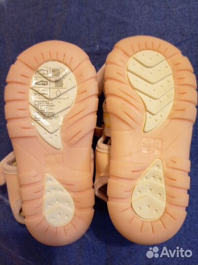 Сандалии для девочки 23 размер новые