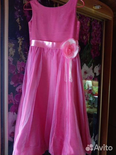 Нарядное платье для девочки 140