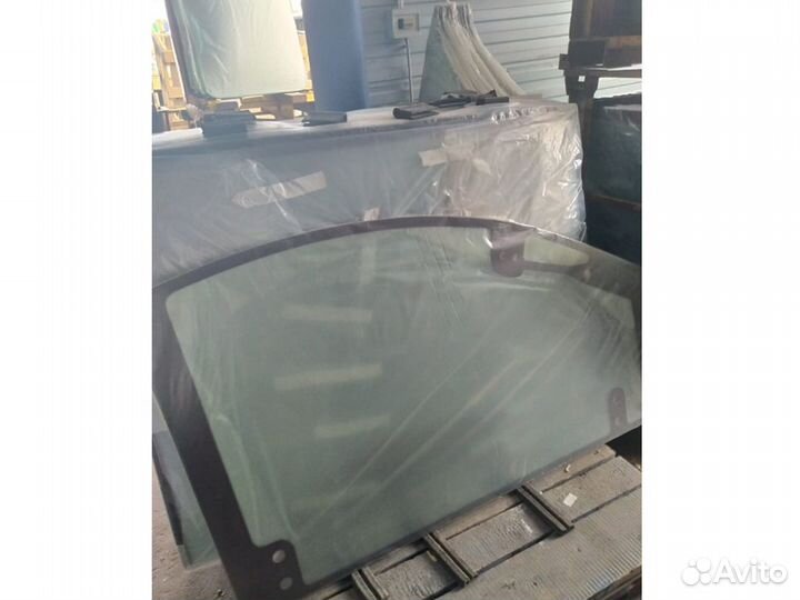 Стекло заднее Case