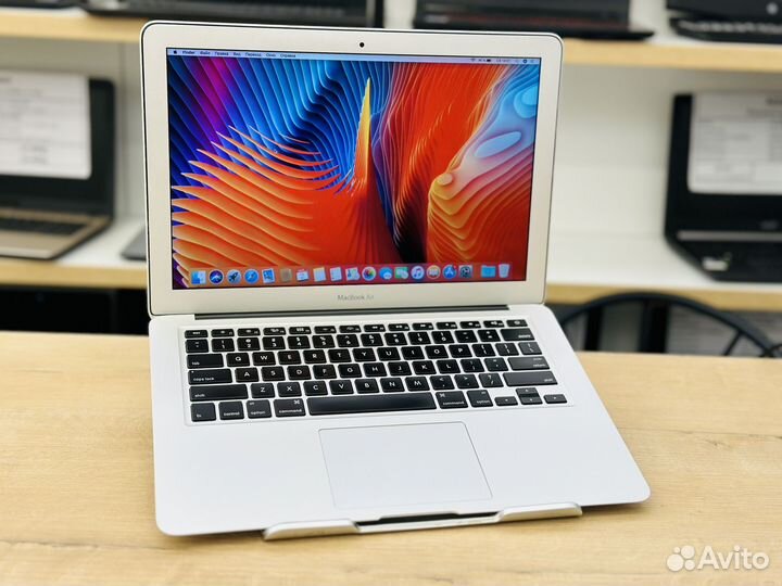 Apple MacBook Air 13 Core i5/ 256SSD 1цикл