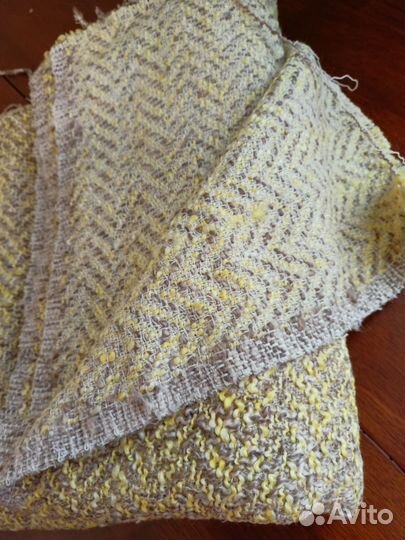 Отрез ткани букле