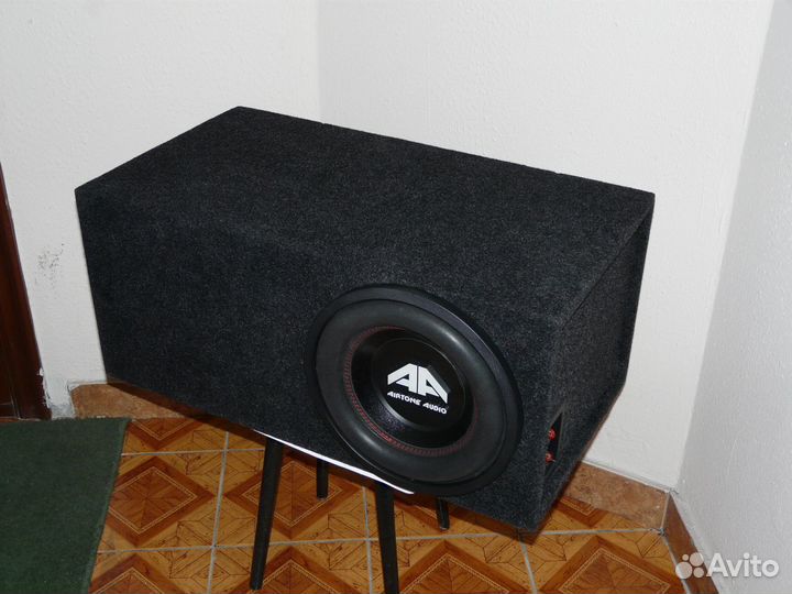 Сабвуфер автомобильный фазоинверторного типа