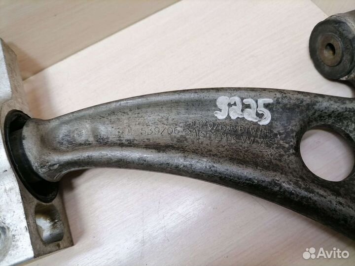 Рычаг подвески передний левый Volkswagen Passat