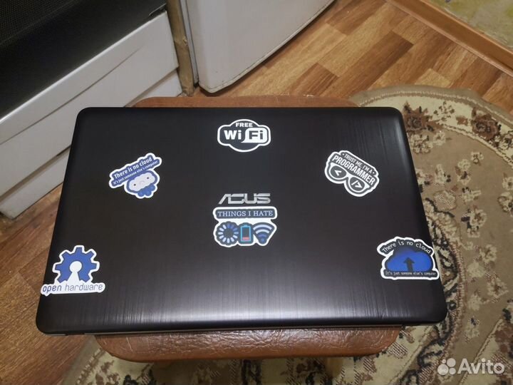 Ноутбук Asus R540BA 2018 года с SSD