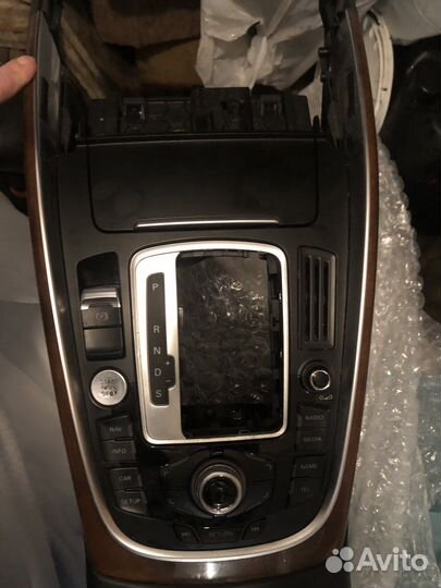 Центральная консоль audi q5 (8R)