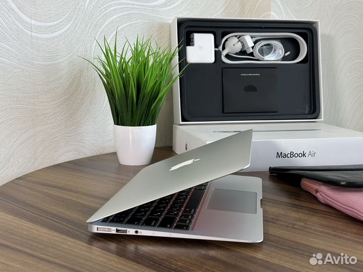 Apple macbook air 11 i5/256gb