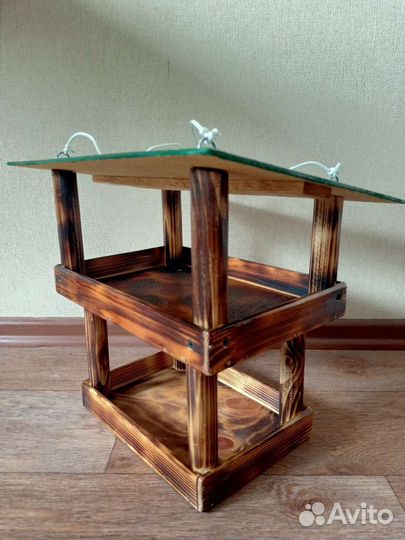 Кормушка для птиц ручной работы