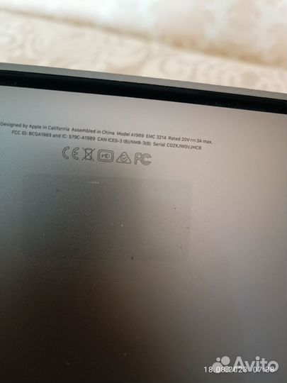 Macbook Pro 13 touch bar a1989