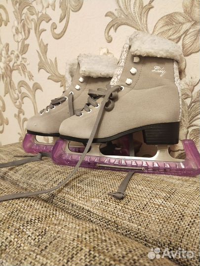 Коньки фигурные36 размер