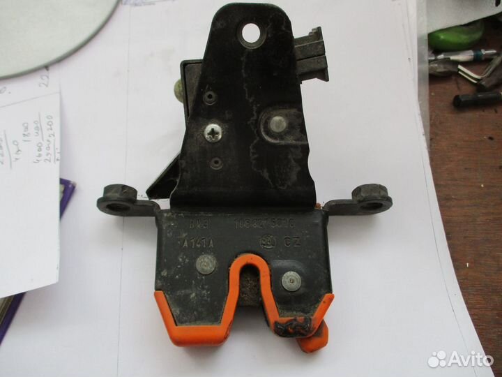 Замок крышки багажника Skoda Octavia A4 Хэтчбек