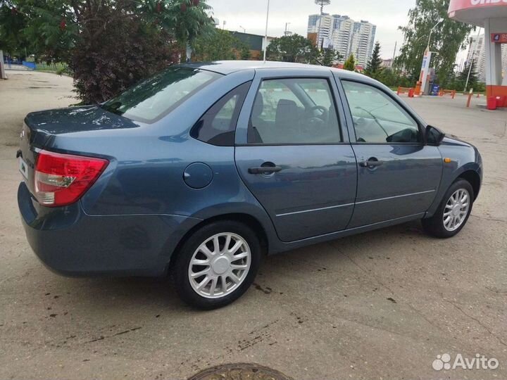 LADA Granta 1.6 МТ, 2015, 124 000 км